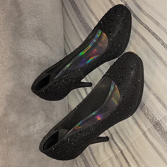 Silver Slipper Shoes - Women's Rhinestone Black Shoes Worn twice LIKE NEW 👍 Size 8.5M